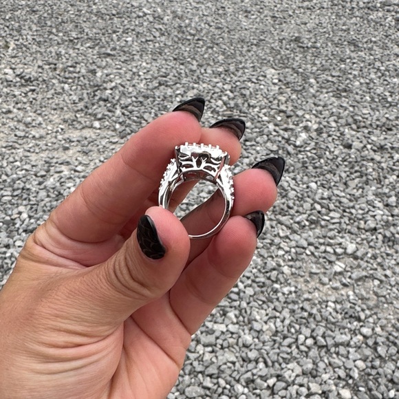 New S925 Elegant Silver Square Ring - Picture 6 of 11